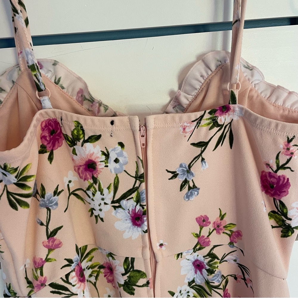 Women’s small pink floral mini dress from Francesca‘s - Picture 7 of 8